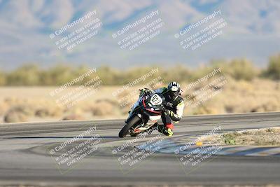 media/Dec-07-2025-CVMA (Sun) [[3e7d2de5dc]]/Race 18-Formula Twins-Formula 40 UL/